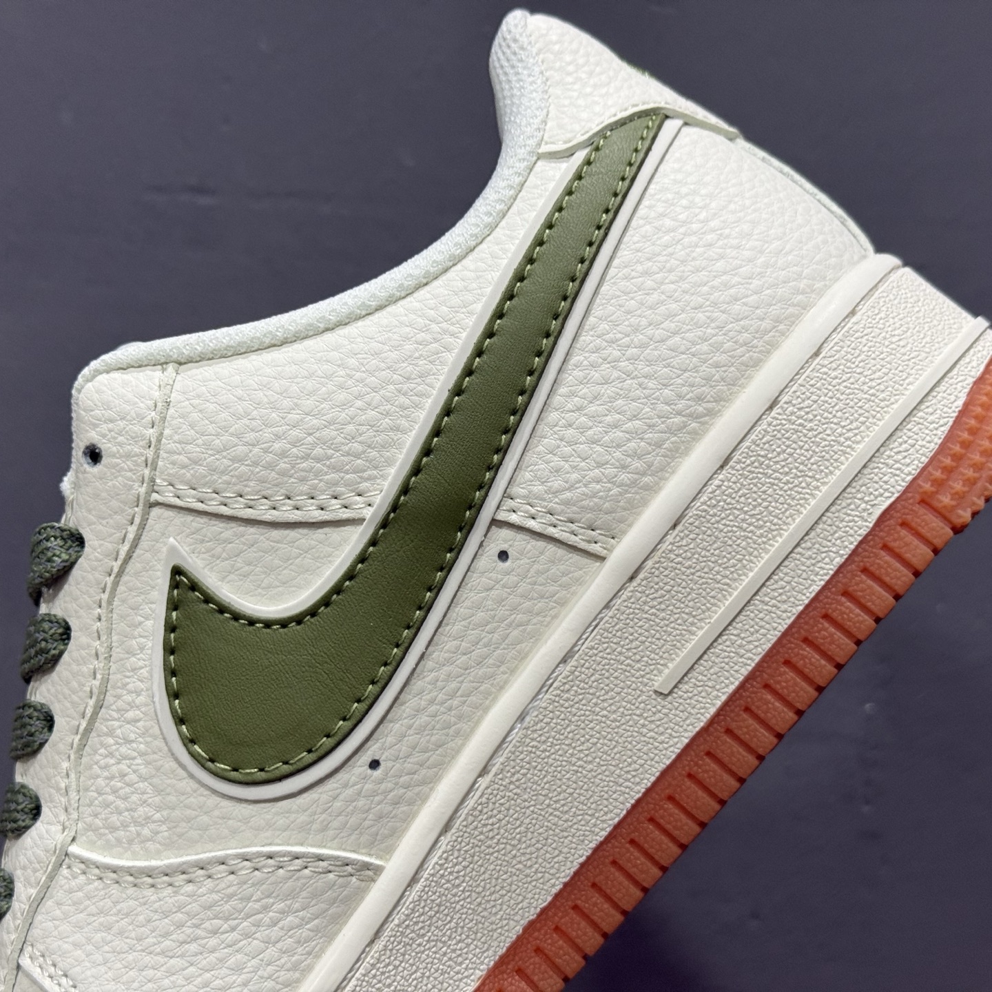 XC/ NIke Air Force 1 '07 Low “斯图西联名——草绿生胶底”空军一号 低帮 运动鞋 休闲鞋 XX3168-127