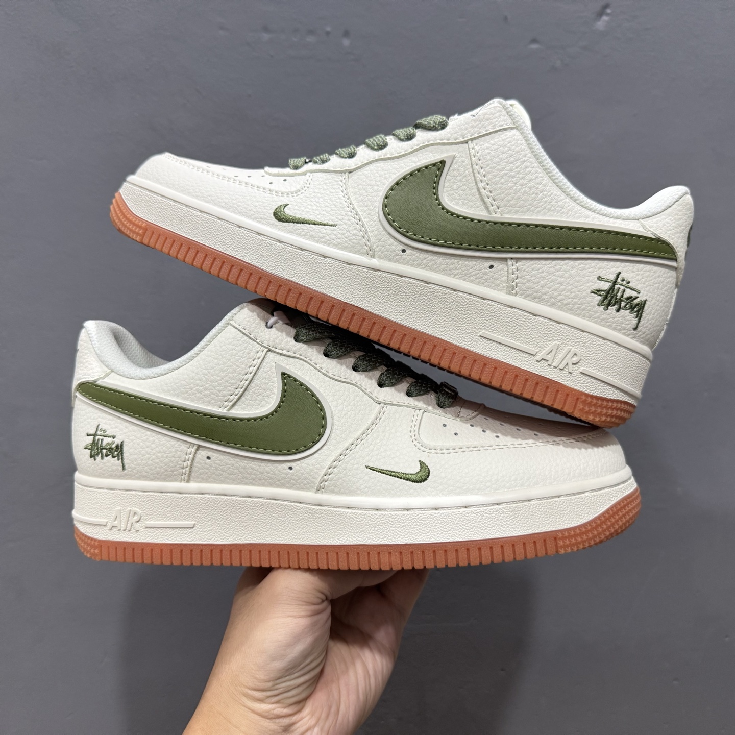 XC/ NIke Air Force 1 '07 Low “斯图西联名——草绿生胶底”空军一号 低帮 运动鞋 休闲鞋 XX3168-127