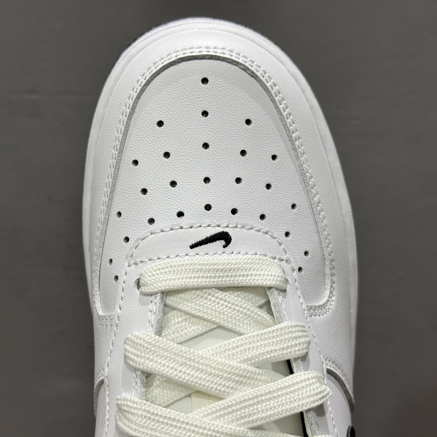 Nike Air Force 1'07 Low 空军一号低帮休闲板鞋 HQ1911-100