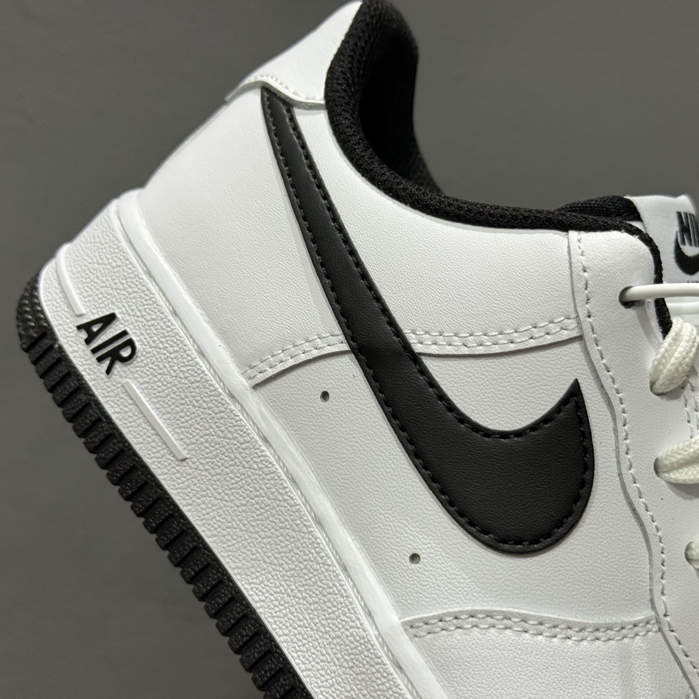 Nike Air Force 1'07 Low 空军一号低帮休闲板鞋 HQ1911-100