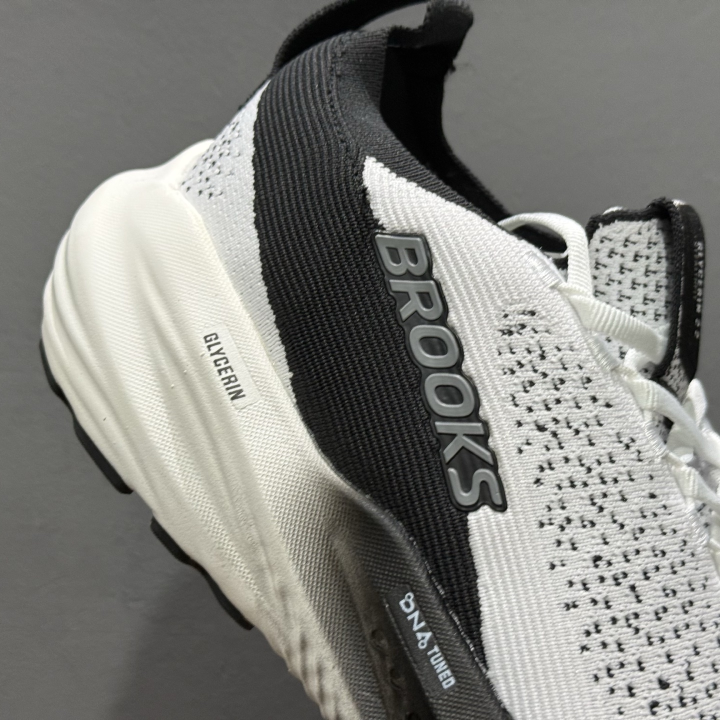 Z版Brooks 布鲁克斯 Glycerin 22 超弹轻盈跑步鞋 120437-1B-144