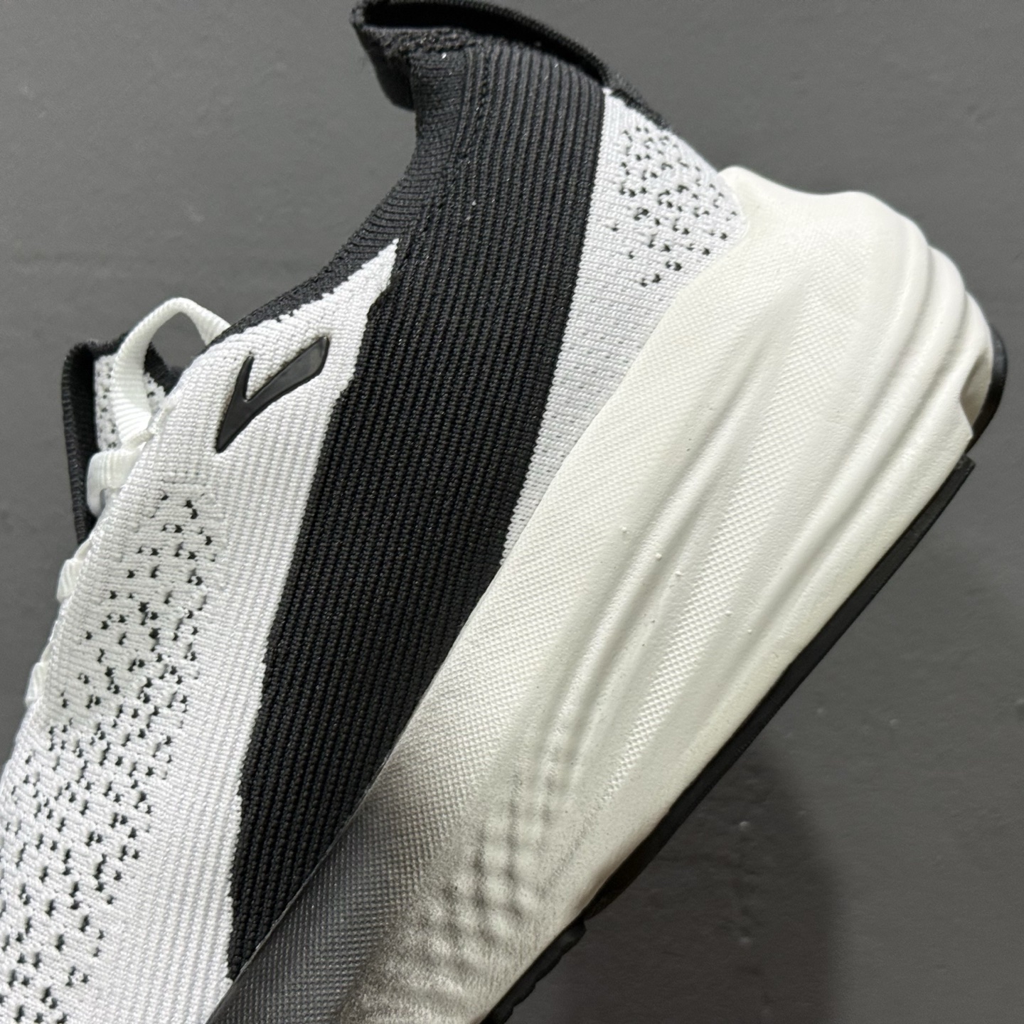 Z版Brooks 布鲁克斯 Glycerin 22 超弹轻盈跑步鞋 120437-1B-144