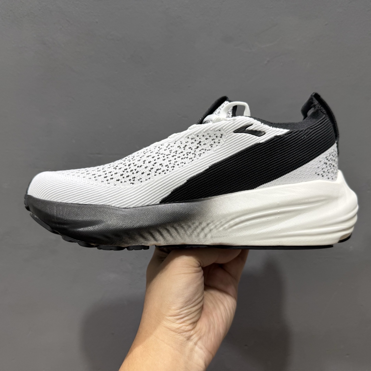 Z版Brooks 布鲁克斯 Glycerin 22 超弹轻盈跑步鞋 120437-1B-144