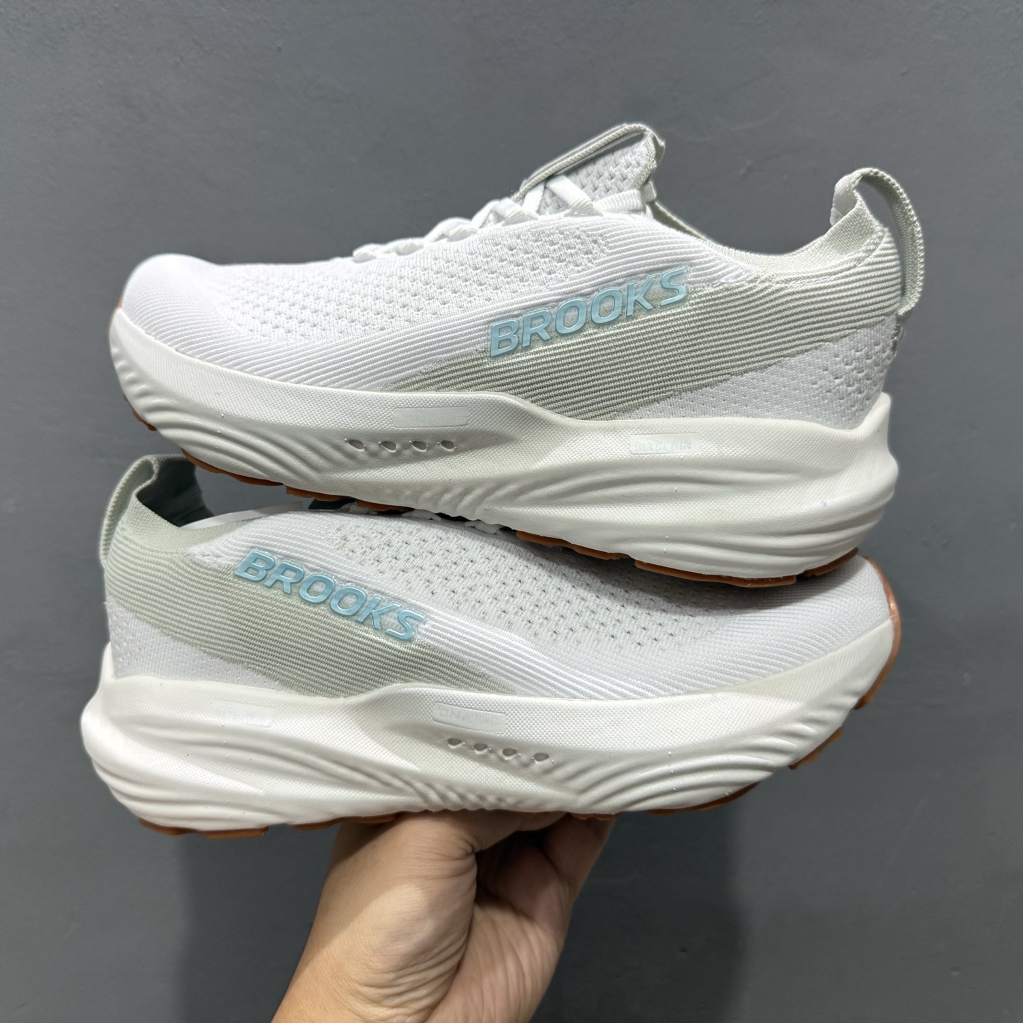 Z版Brooks 布鲁克斯 Glycerin 22 超弹轻盈跑步鞋 120437-1B-144