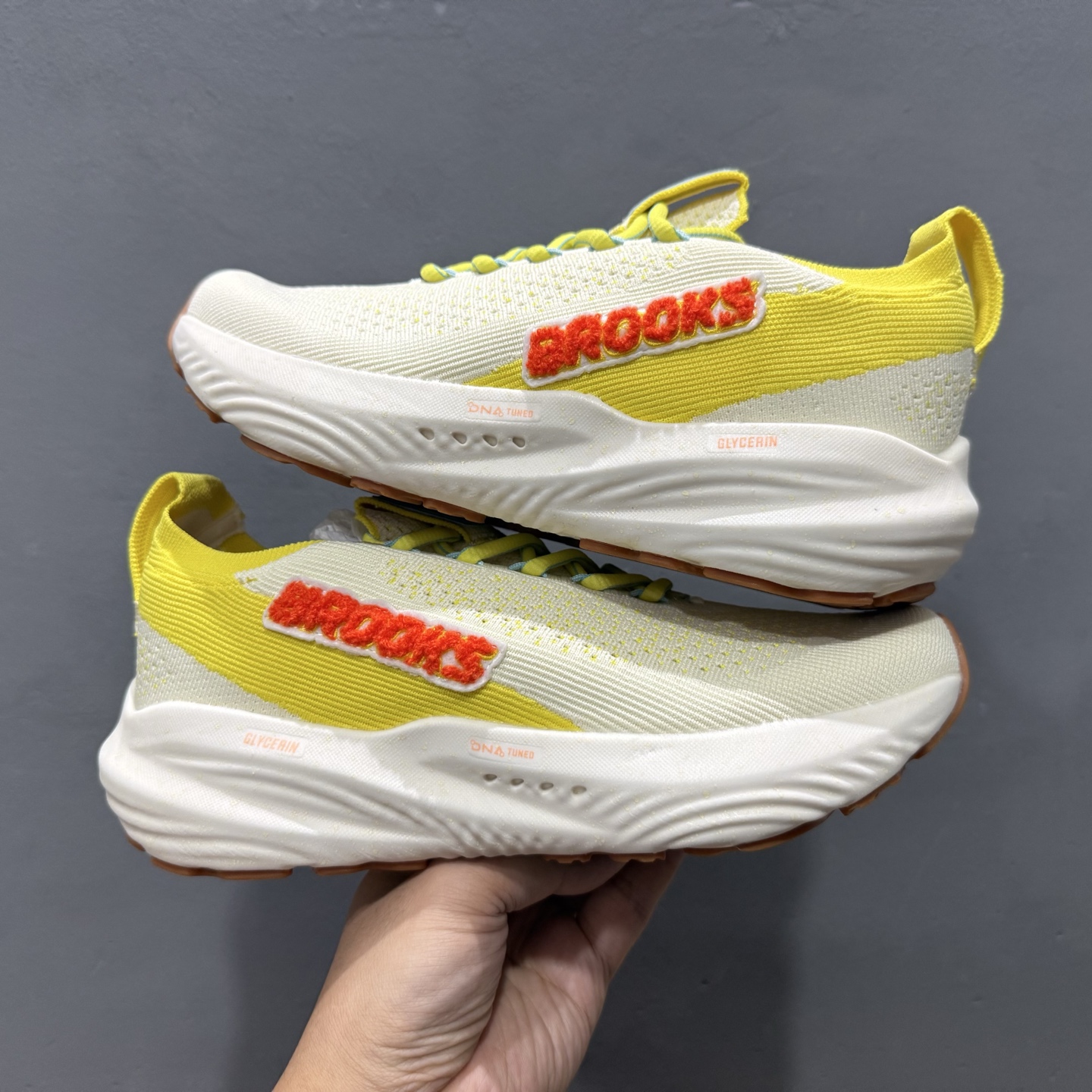 Z版Brooks 布鲁克斯 Glycerin 22 超弹轻盈跑步鞋 120437-1B-744