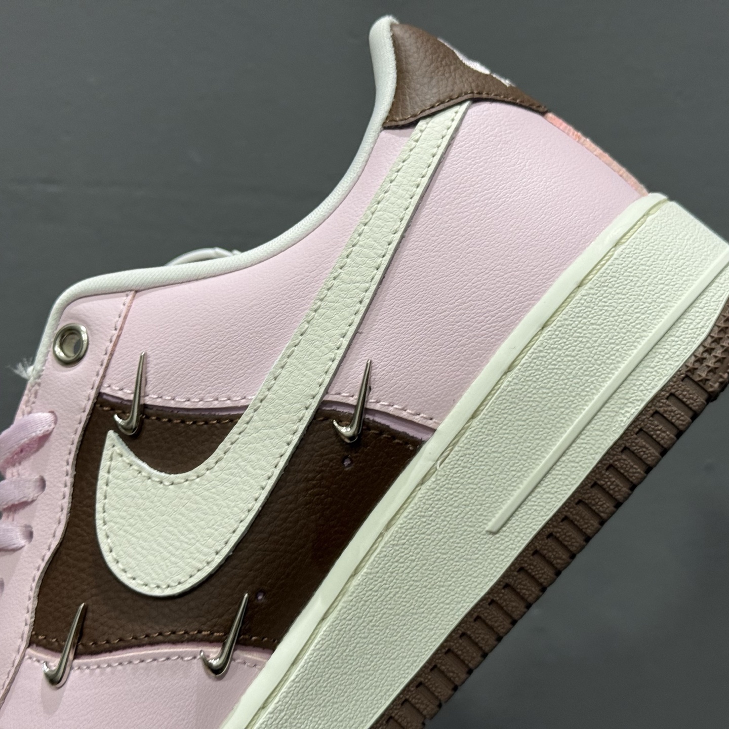 Nike Air Force 1'07 Low 空军一号低帮休闲板鞋 IO7595-211