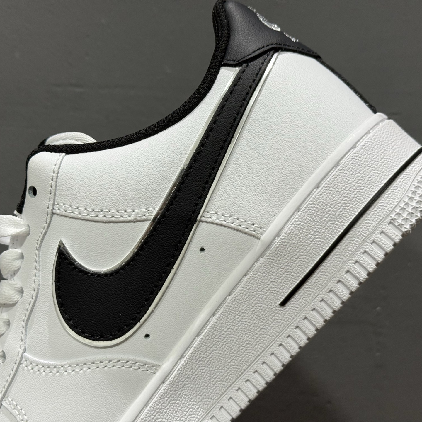 Nike Air Force 1'07 Low 黑银小勾 空军一号低帮休闲板鞋 ZH0316-109