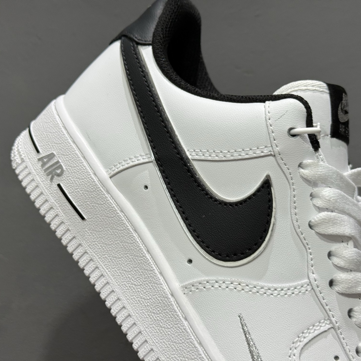 Nike Air Force 1'07 Low 黑银小勾 空军一号低帮休闲板鞋 ZH0316-109