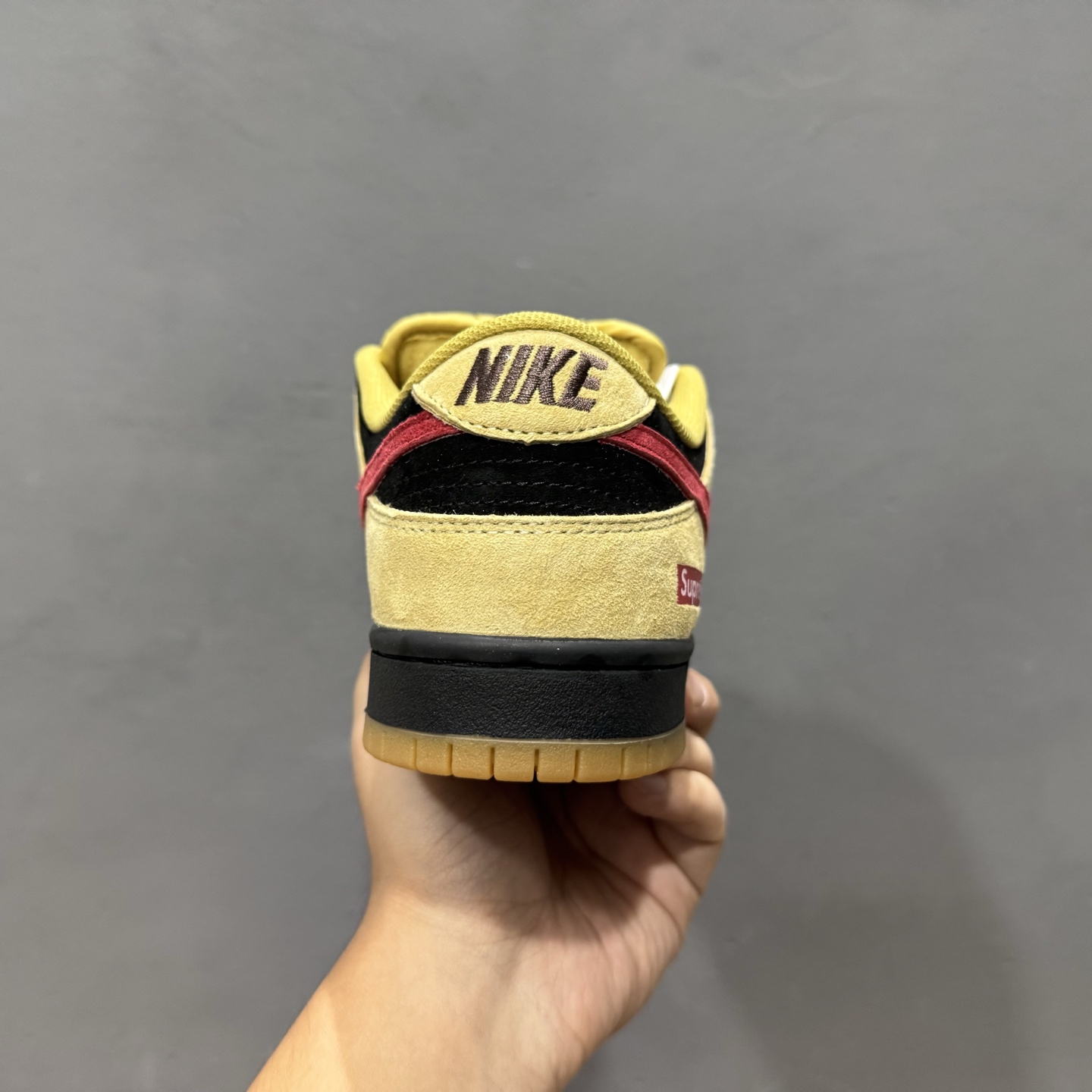 Supreme x Nike Dunk SB Low 黄黑 BQ6817-204