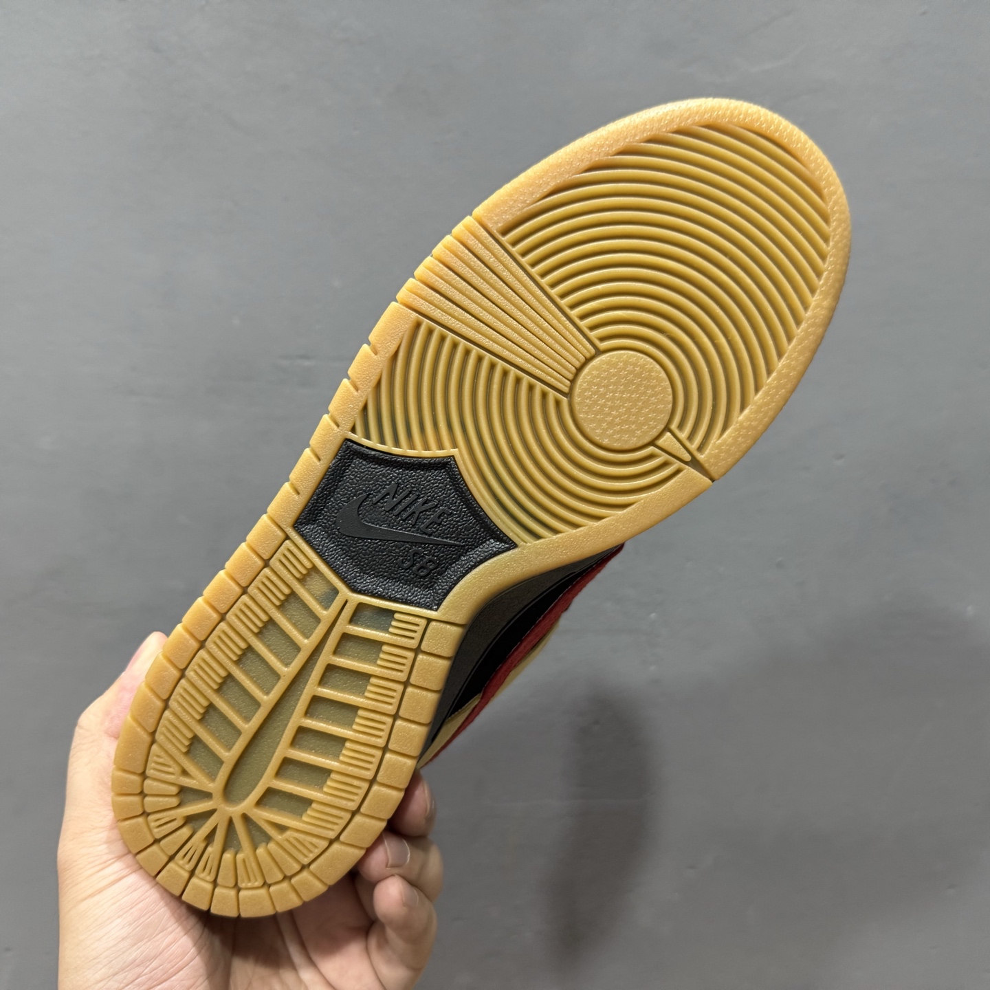 Supreme x Nike Dunk SB Low 黄黑 BQ6817-204