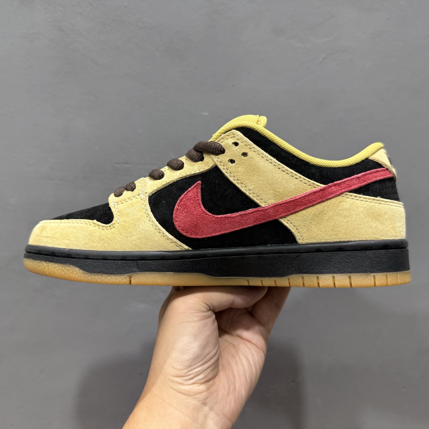 Supreme x Nike Dunk SB Low 黄黑 BQ6817-204
