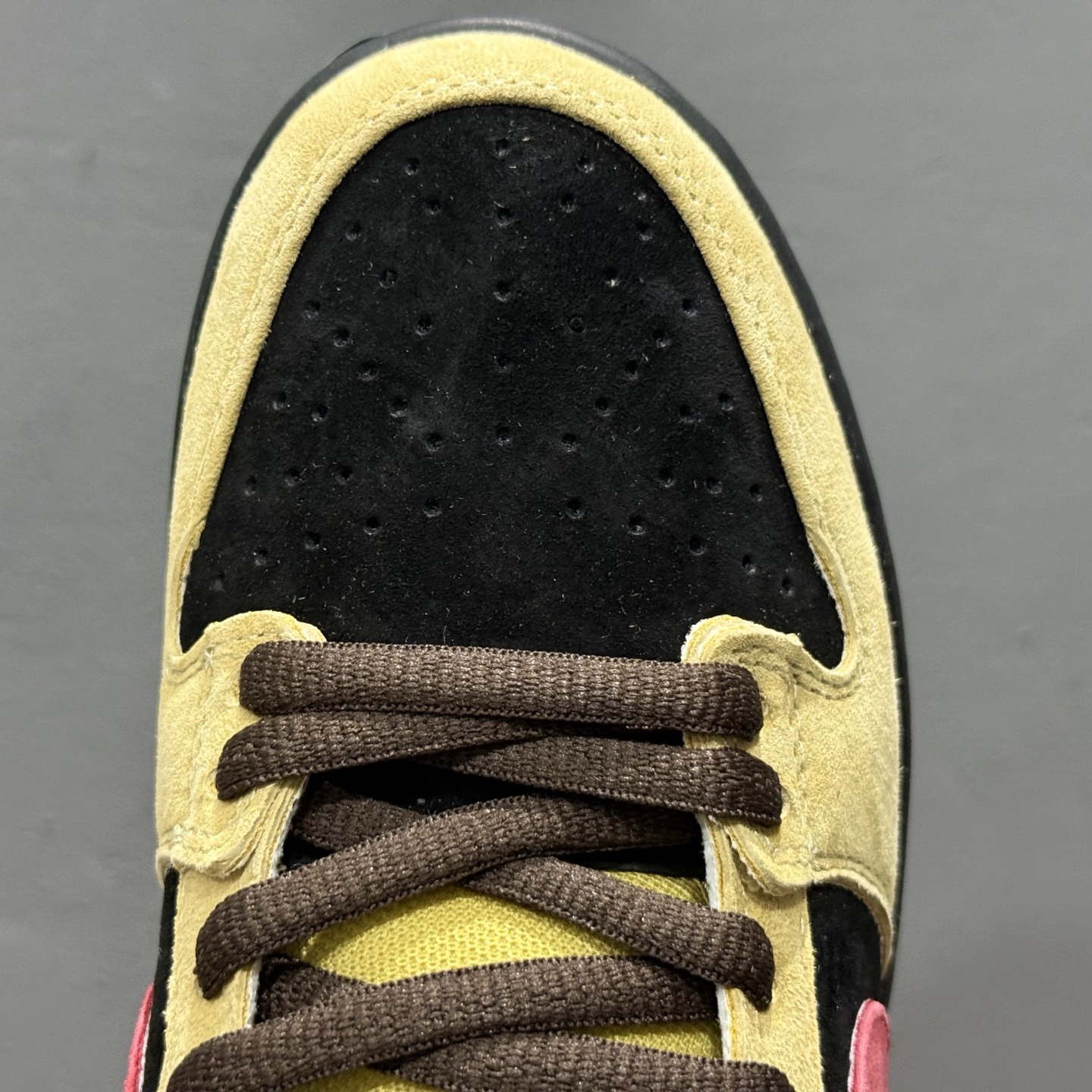 Supreme x Nike Dunk SB Low 黄黑 BQ6817-204