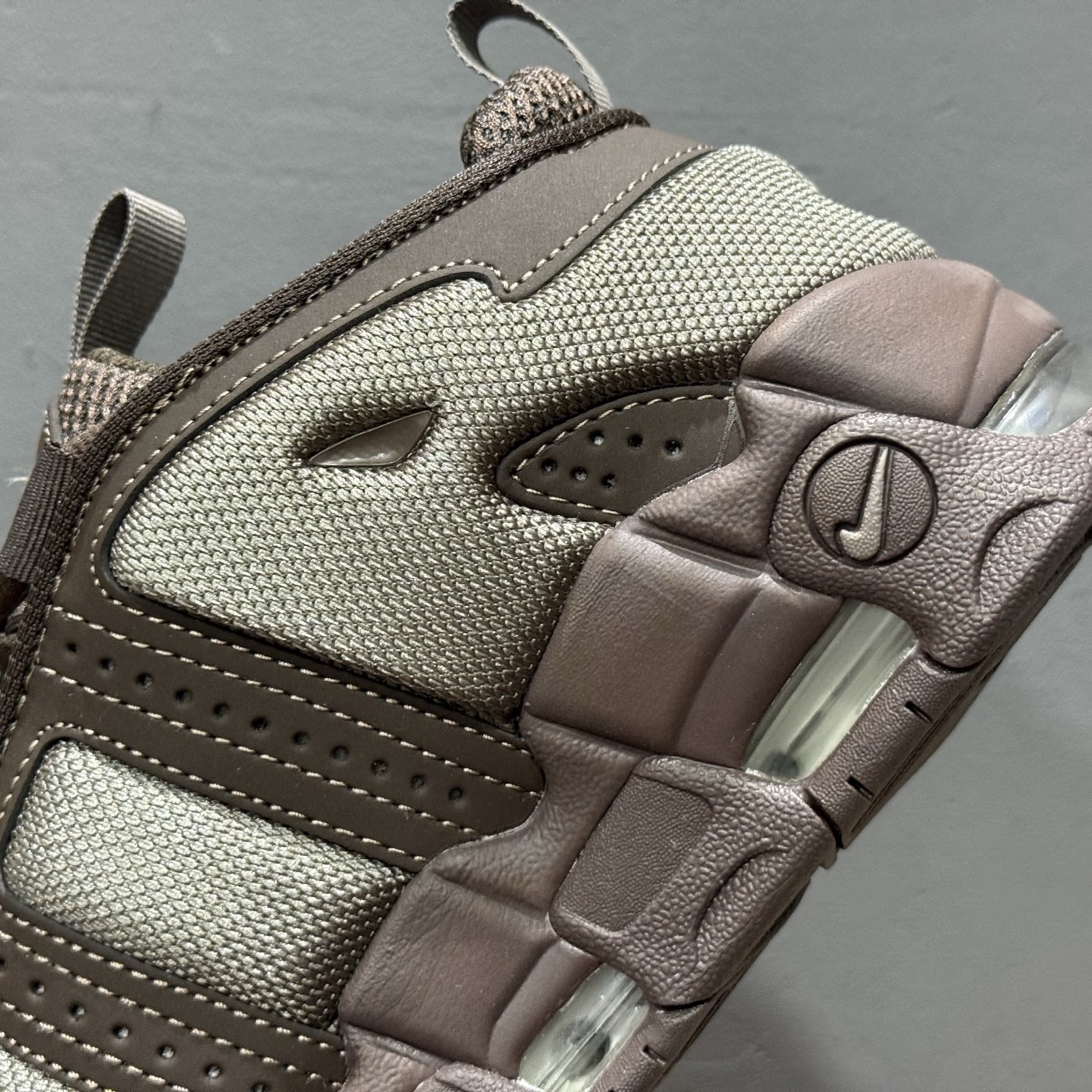 Nike Air More Uptempo 原装皮蓬 全新批次 Air More Uptempo绝对是耐克篮球鞋 FZ3055-200