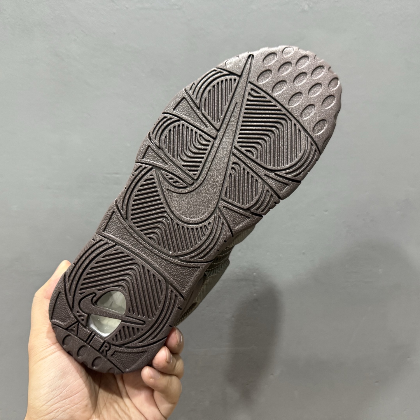 Nike Air More Uptempo 原装皮蓬 全新批次 Air More Uptempo绝对是耐克篮球鞋 FZ3055-200