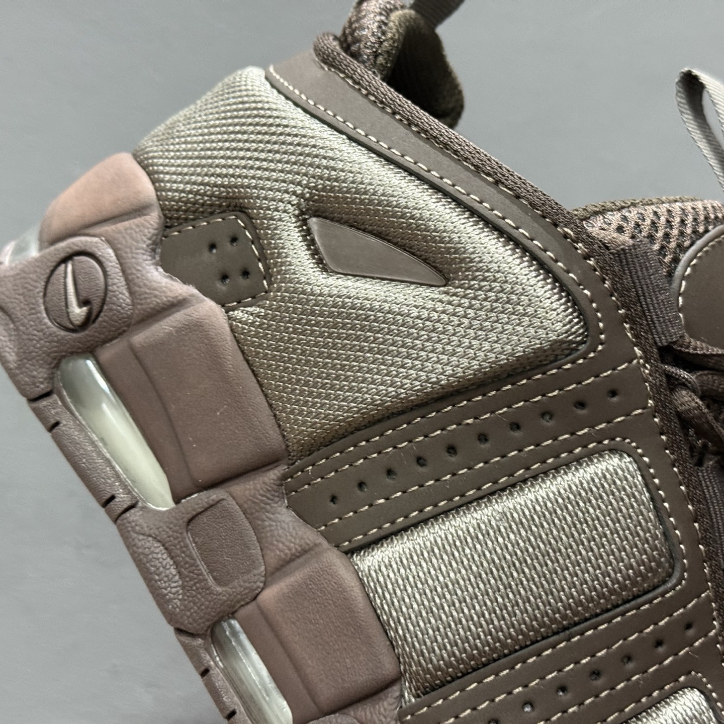 Nike Air More Uptempo 原装皮蓬 全新批次 Air More Uptempo绝对是耐克篮球鞋 FZ3055-200