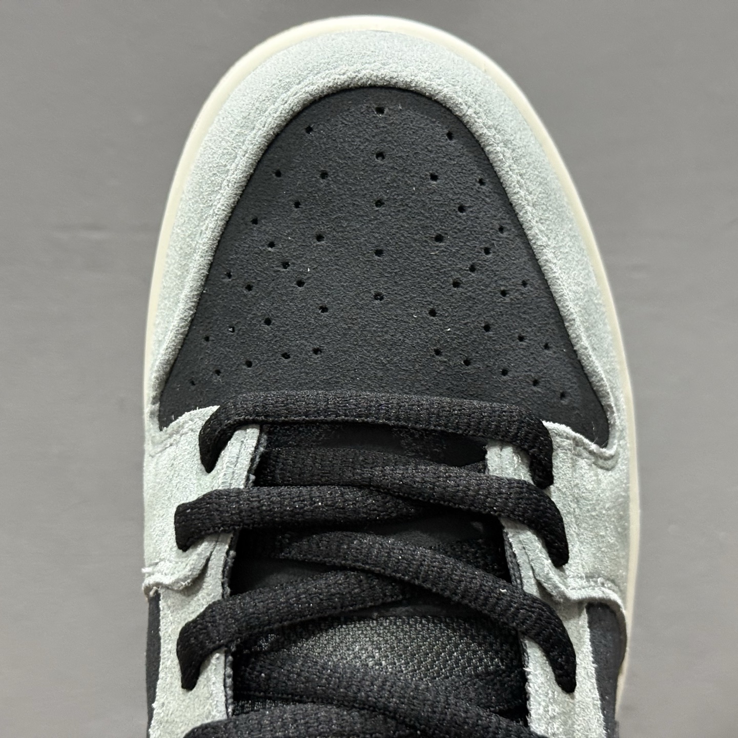 Nike Dunk SB Low“DARK SMOKE GREY”灰黑色 灰黑生胶 HF3063-001-莆田鞋,莆田鞋货源,高仿鞋,高仿鞋货源,安福档口,莆田高仿鞋,莆田鞋批发,高仿鞋批发,莆田高仿运动鞋,高仿运动鞋,莆田运动鞋 Nike Dunk SB Low“DARK SMOKE GREY”灰黑色 灰黑生胶 HF3063-001