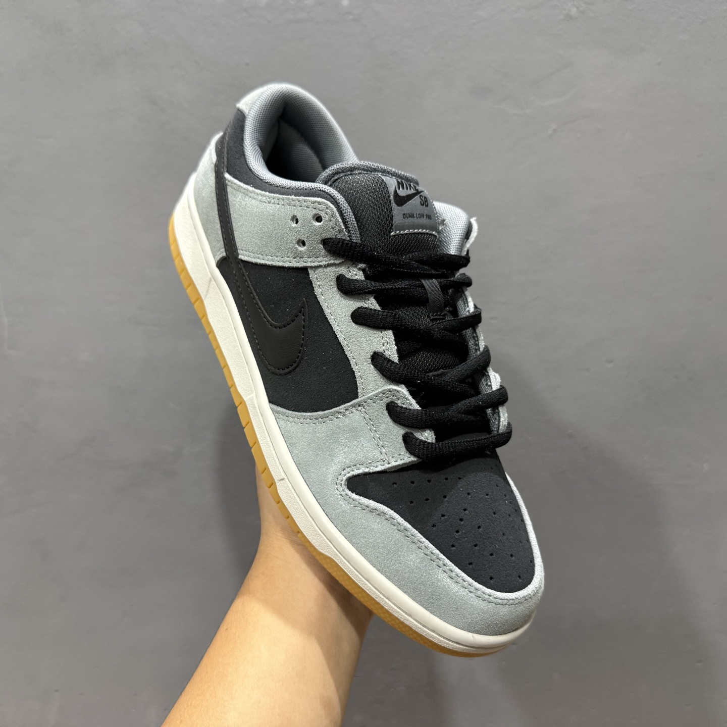 Nike Dunk SB Low“DARK SMOKE GREY”灰黑色 灰黑生胶 HF3063-001-莆田鞋,莆田鞋货源,高仿鞋,高仿鞋货源,安福档口,莆田高仿鞋,莆田鞋批发,高仿鞋批发,莆田高仿运动鞋,高仿运动鞋,莆田运动鞋 Nike Dunk SB Low“DARK SMOKE GREY”灰黑色 灰黑生胶 HF3063-001