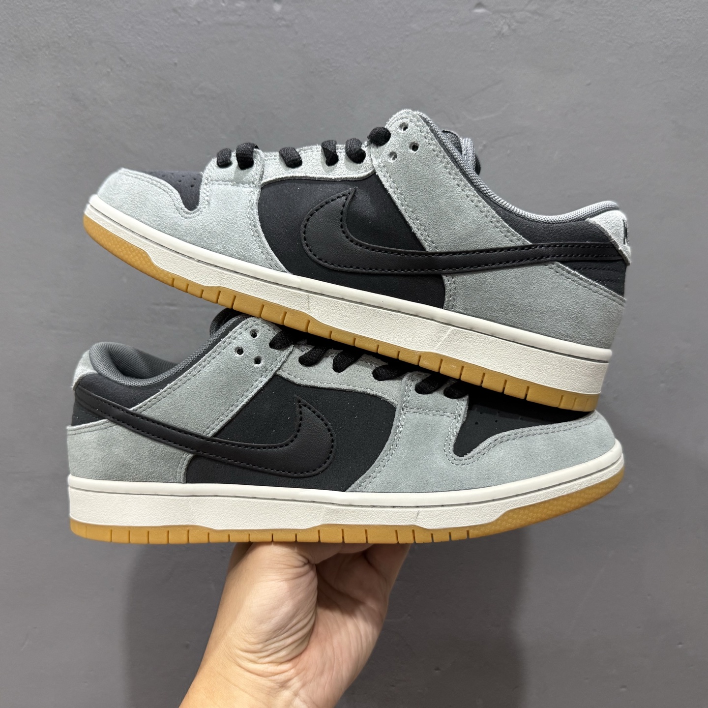 Nike Dunk SB Low“DARK SMOKE GREY”灰黑色 灰黑生胶 HF3063-001-莆田鞋,莆田鞋货源,高仿鞋,高仿鞋货源,安福档口,莆田高仿鞋,莆田鞋批发,高仿鞋批发,莆田高仿运动鞋,高仿运动鞋,莆田运动鞋 Nike Dunk SB Low“DARK SMOKE GREY”灰黑色 灰黑生胶 HF3063-001