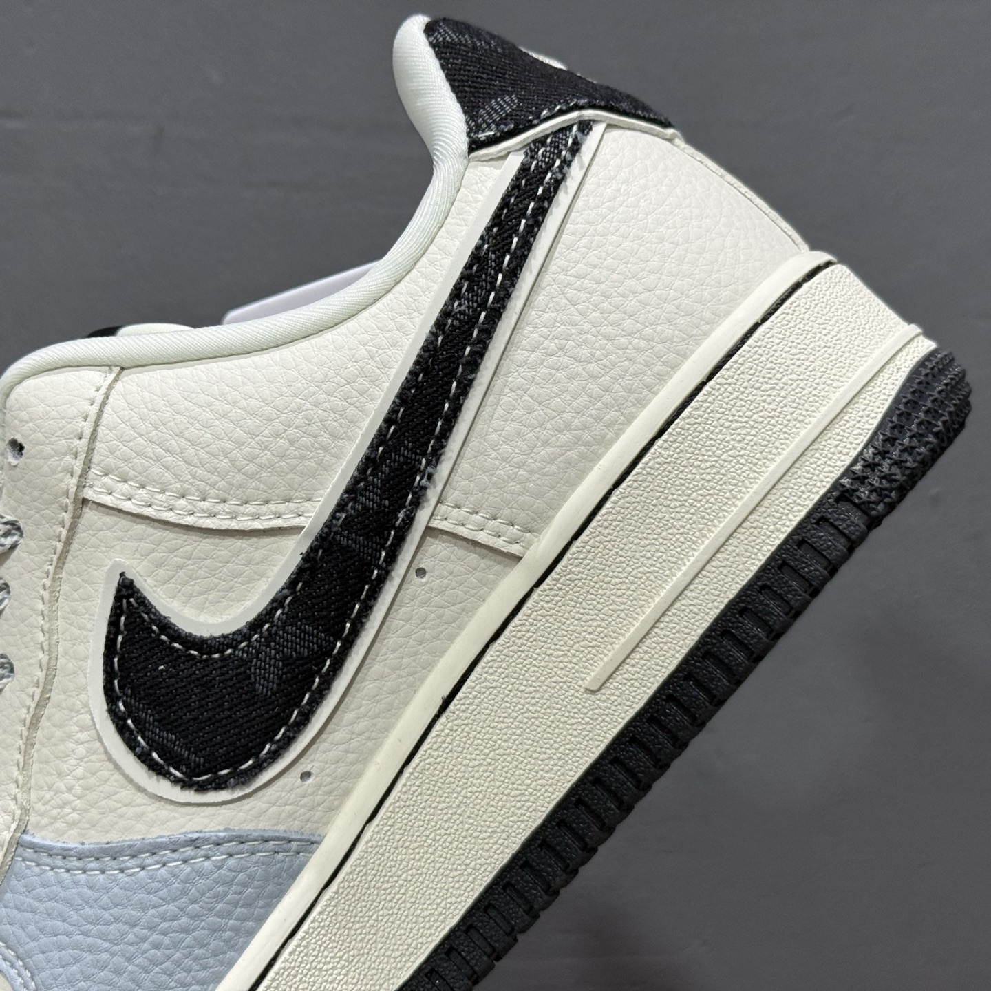 260 Louis Vuitton x NIke Air Force 1 米黑牛仔勾 DD1982-320