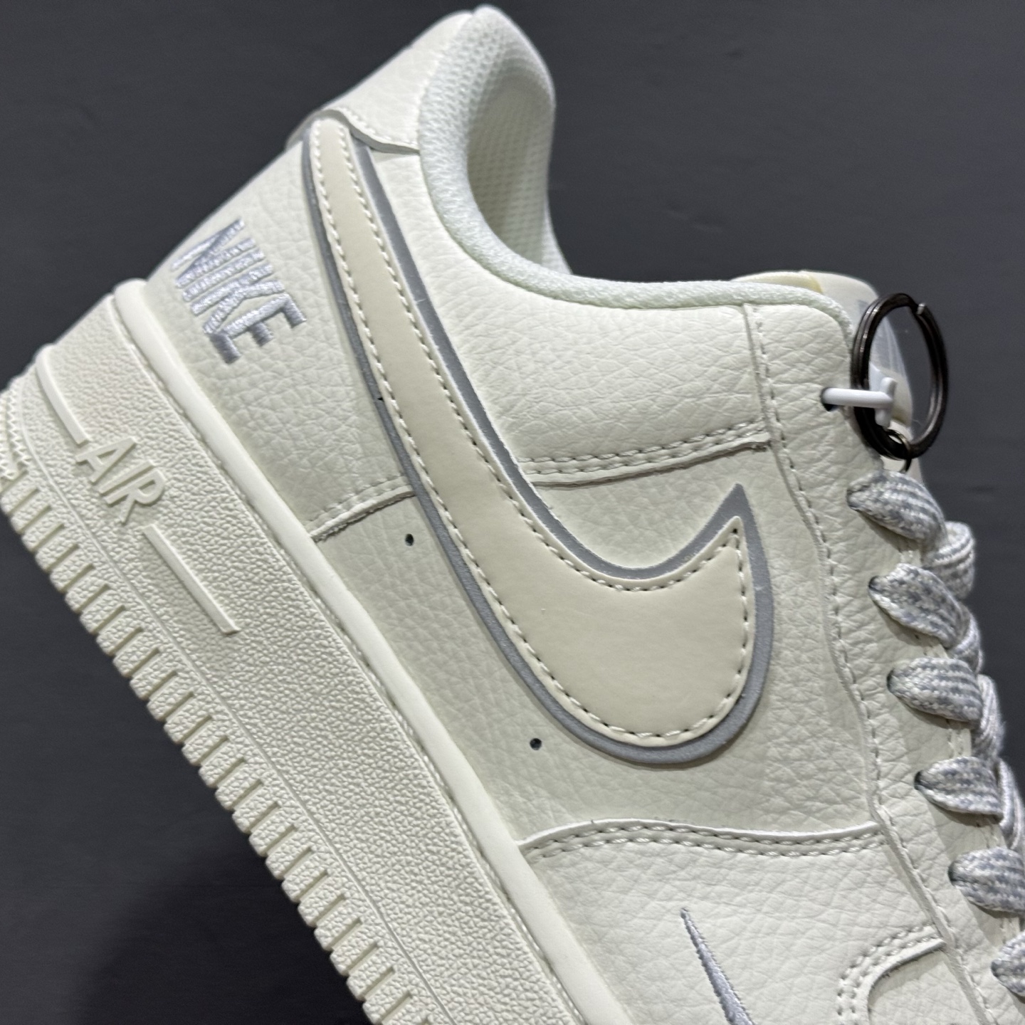 ￥260 Nike Air Force 1'07 Low 耐克刺绣 空军一号低帮休闲板鞋 CS5288-045