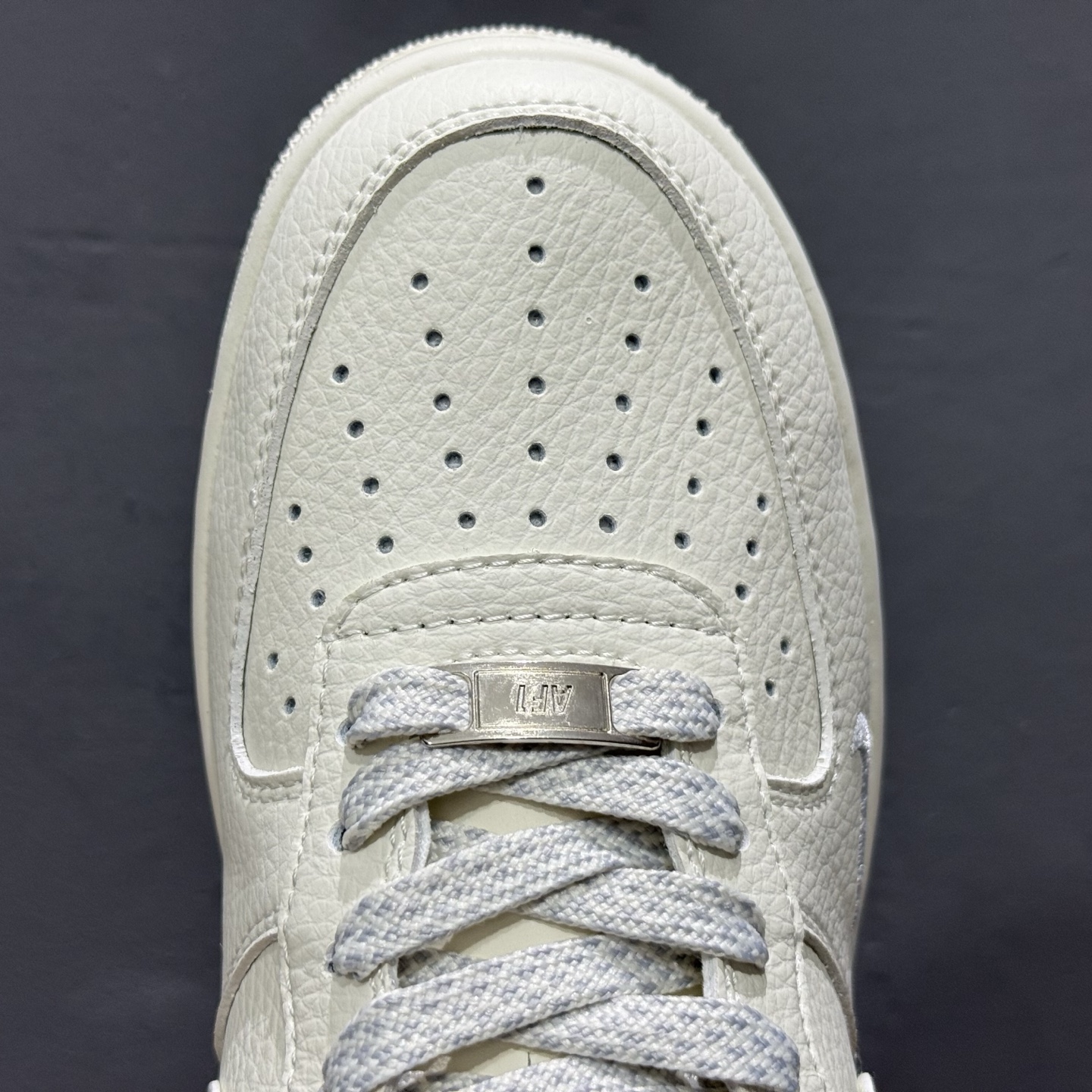 ￥260 Nike Air Force 1'07 Low 耐克刺绣 空军一号低帮休闲板鞋 CS5288-045