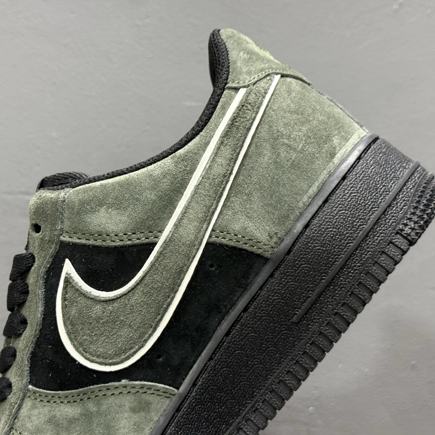 ￥260 Nike Air Force 1'07 Low 军绿黑 秋冬麂皮 空军一号低帮休闲板鞋 ZH0316-132