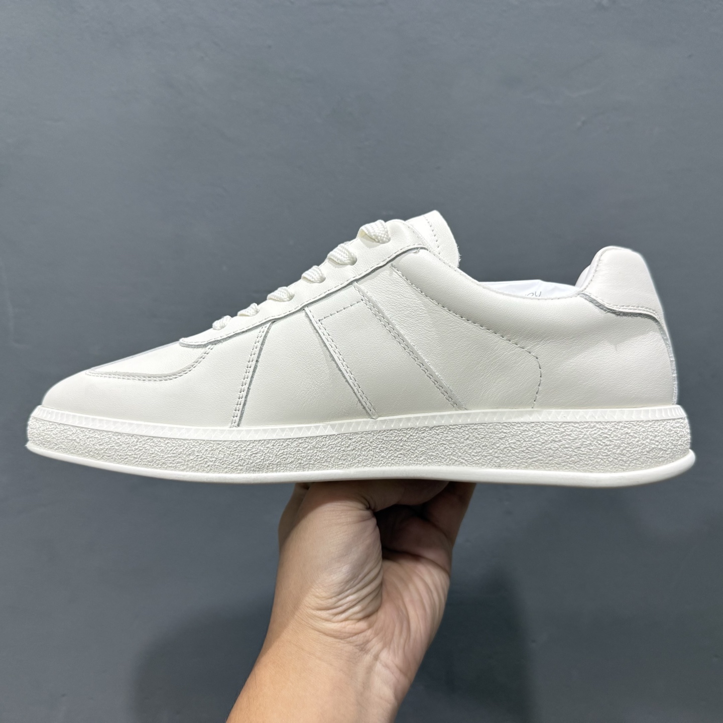 300 ECCO爱步男鞋德训鞋秋 经典时尚百搭舒适小白鞋男