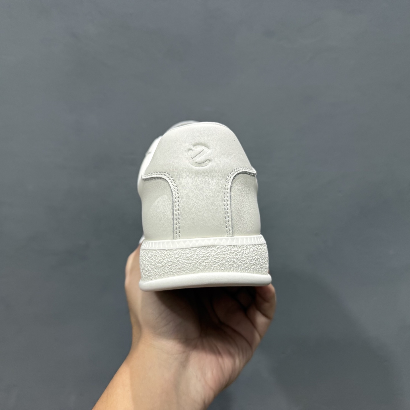 300 ECCO爱步男鞋德训鞋秋 经典时尚百搭舒适小白鞋男