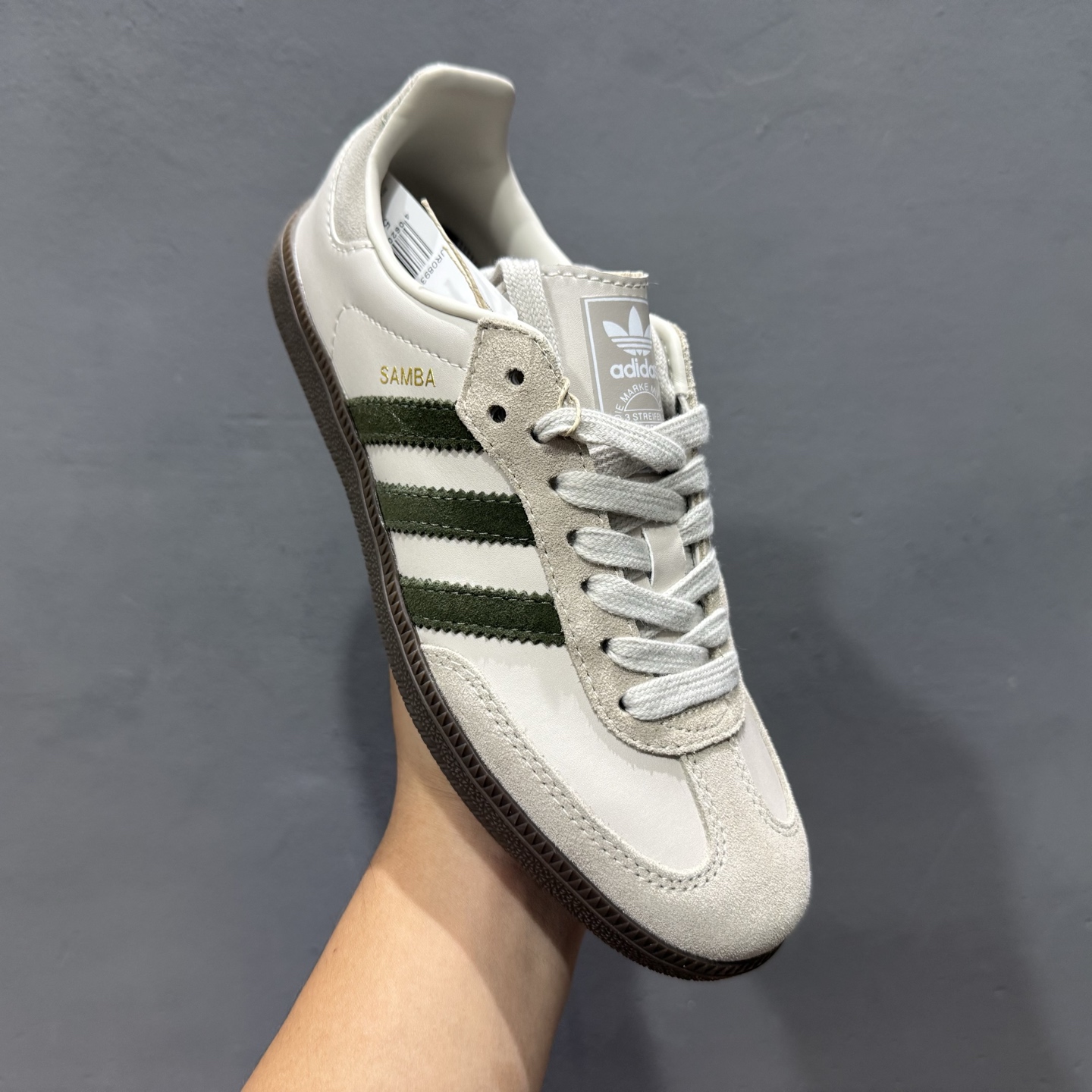 180 adidas originals SAMBA 矾土棕 此款鞋延续了橡胶外底和经典款式的传统 JR0893