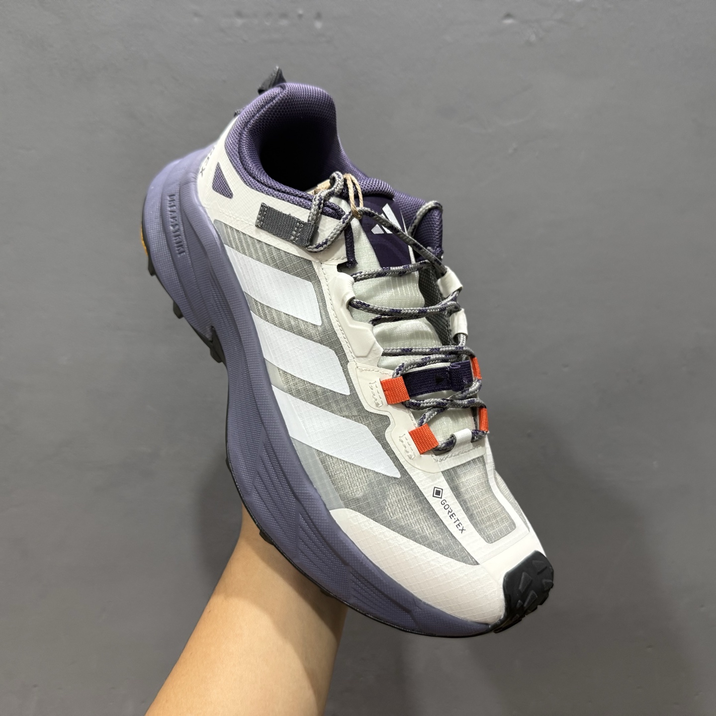 180 Adidas TERREX FREEHIKER SL GTX 阿迪达斯 系带缓震轻质舒适百搭运动鞋 HQ4883