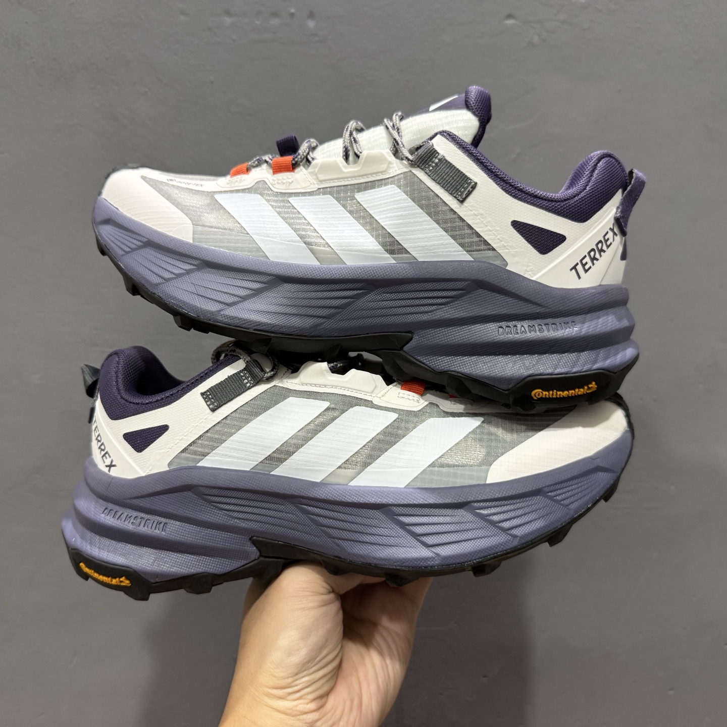 180 Adidas TERREX FREEHIKER SL GTX 阿迪达斯 系带缓震轻质舒适百搭运动鞋 HQ4883