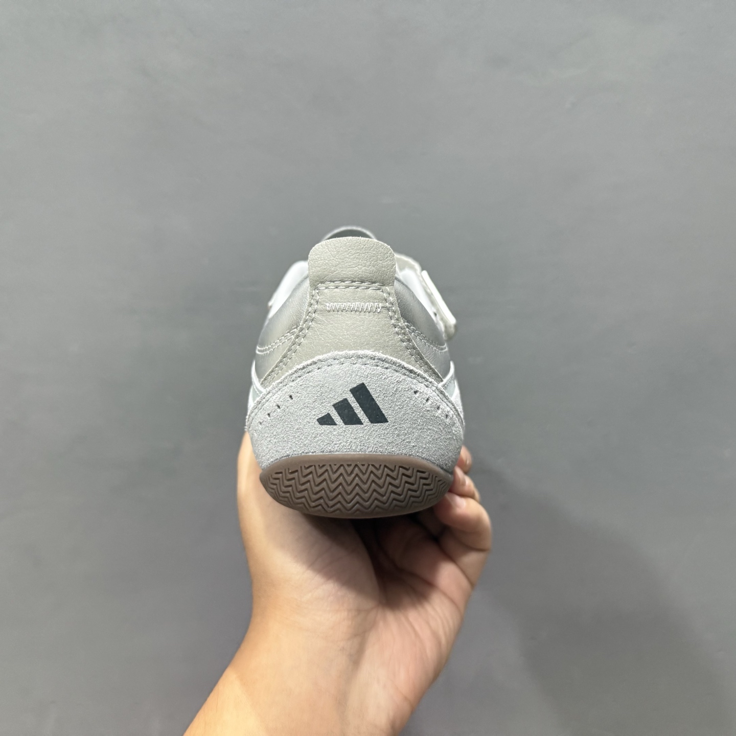 190 Adidas Urban Reverie 阿迪舒适时尚魔术贴防滑耐磨生活休闲鞋 JQ9392-10