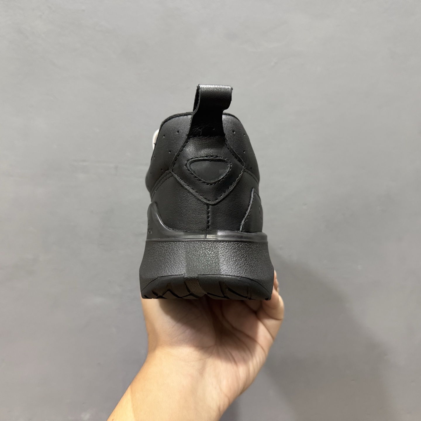 280 Ecco/爱步 Biom 2.2系列 旋转扣皮面经典百搭时尚休闲鞋 830864-241