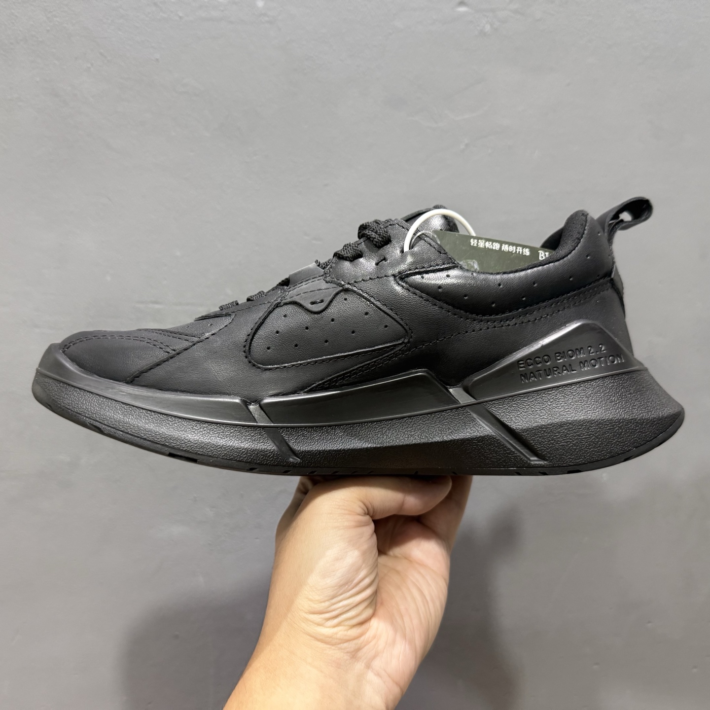 280 Ecco/爱步 Biom 2.2系列 旋转扣皮面经典百搭时尚休闲鞋 830864-241