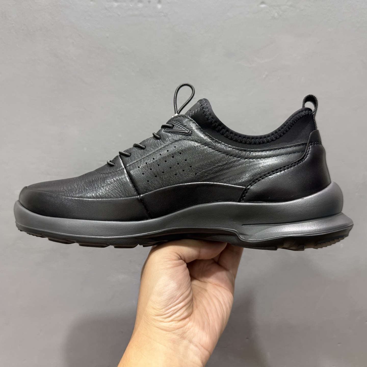 300 Ecco爱步运动鞋男鞋 BIOM2025 透气健步鞋 防滑跑步鞋