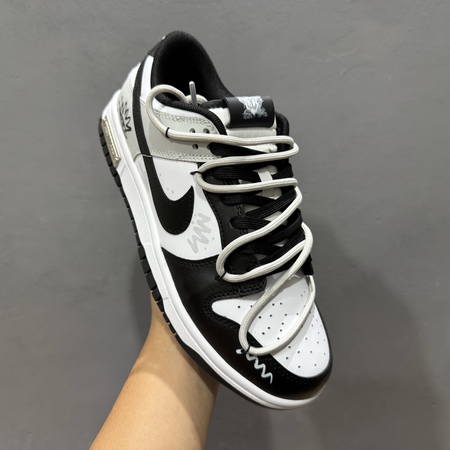 280 Nike Dunk Low 不羁涂鸦 黑白灰 当经典黑白灰 DD1391-100