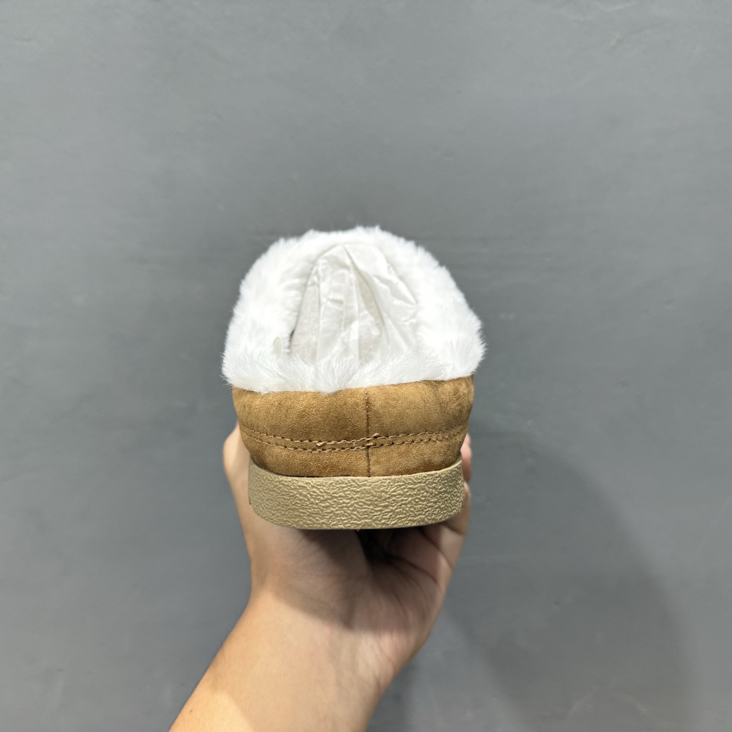 180 Alo Yoga Recovery Slipper 冬季加绒慕勒拖鞋 半拖