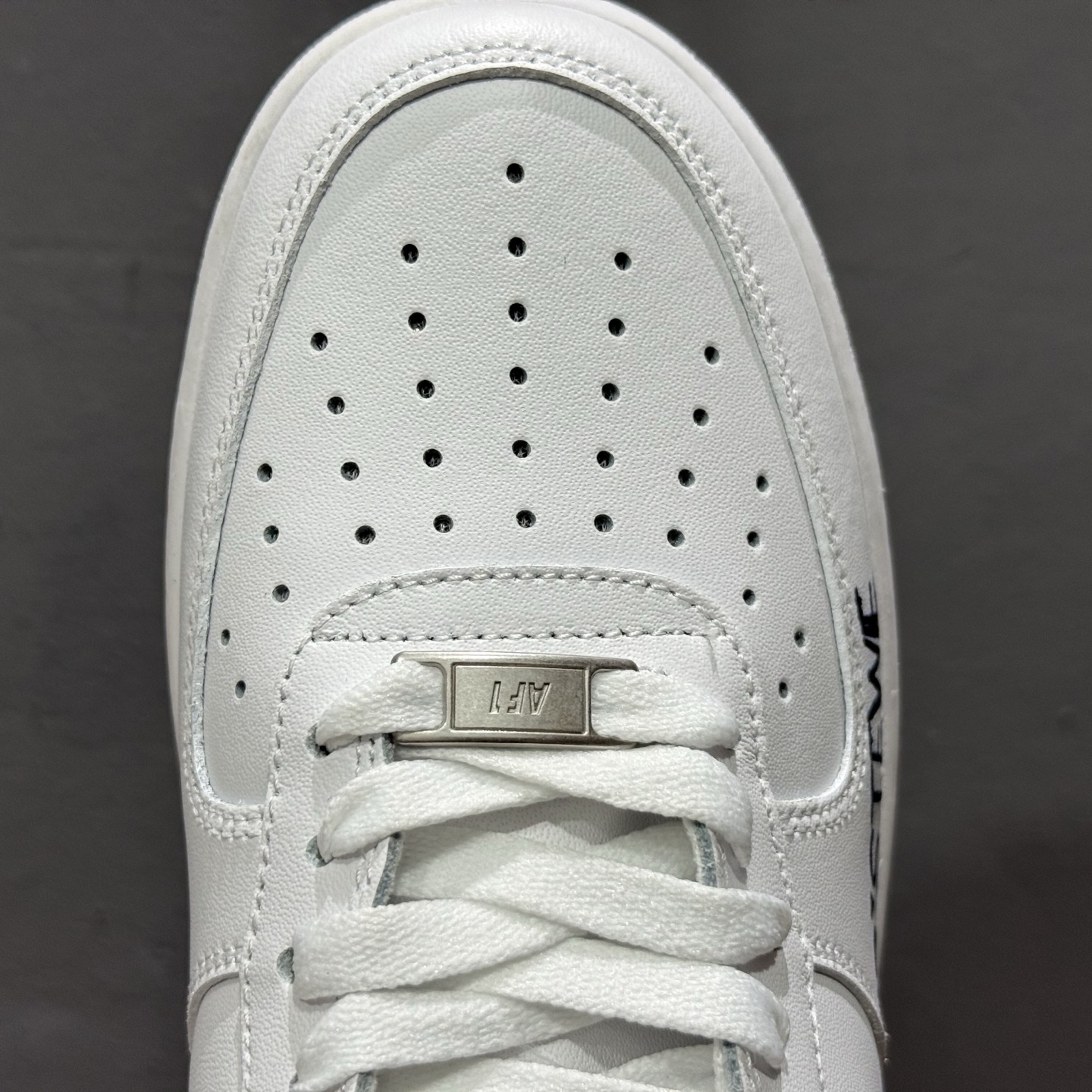 220 NIKE AIR FORCE 1 LOW “万圣节主题” 空军一号低帮休闲板鞋 FV5159-111