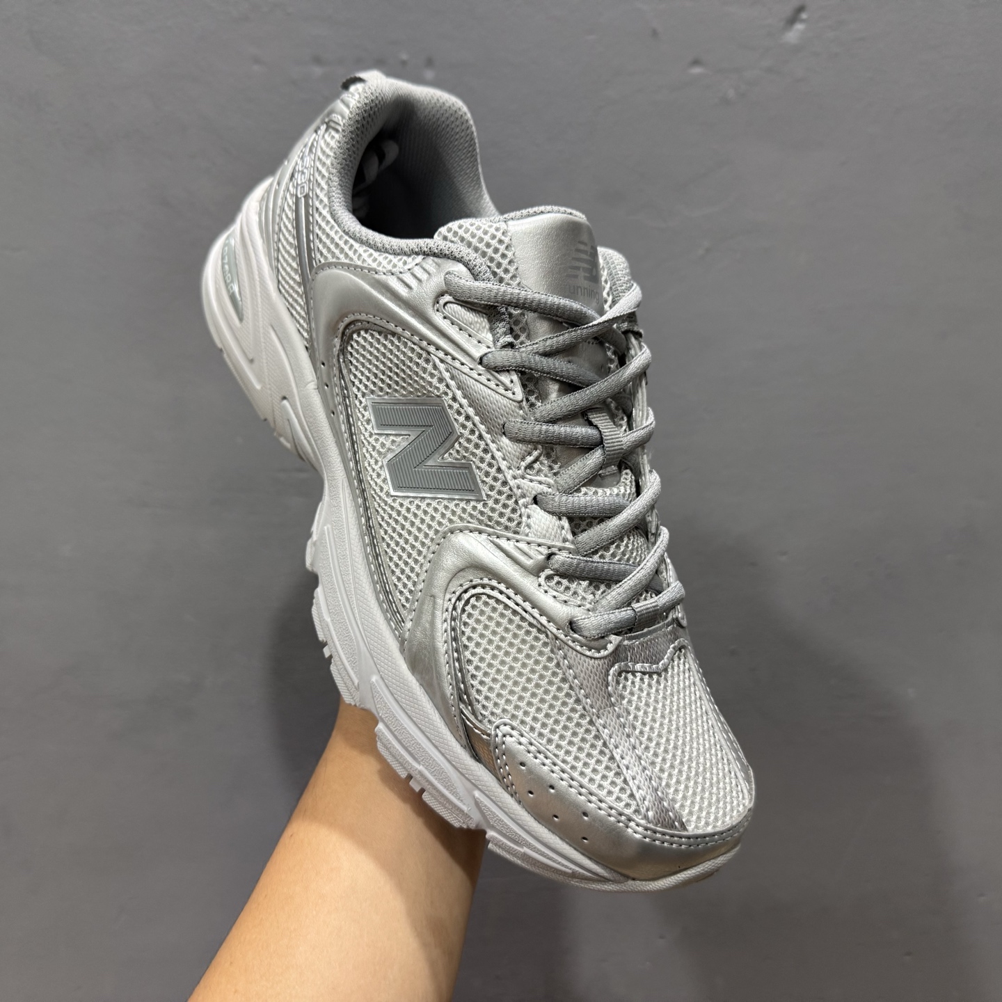 ￥180 New Balance NB530系列复古休闲慢跑鞋 MR530ZGS