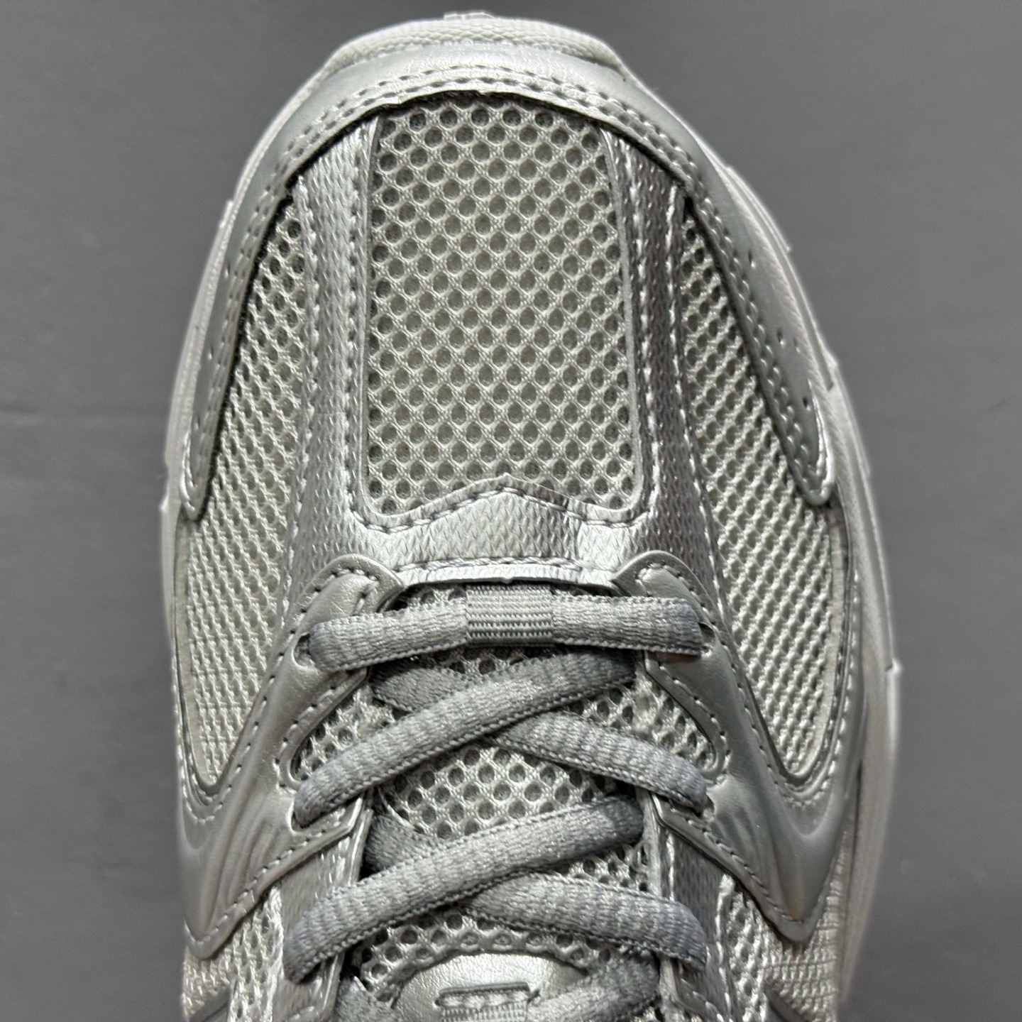 ￥180 New Balance NB530系列复古休闲慢跑鞋 MR530ZGS