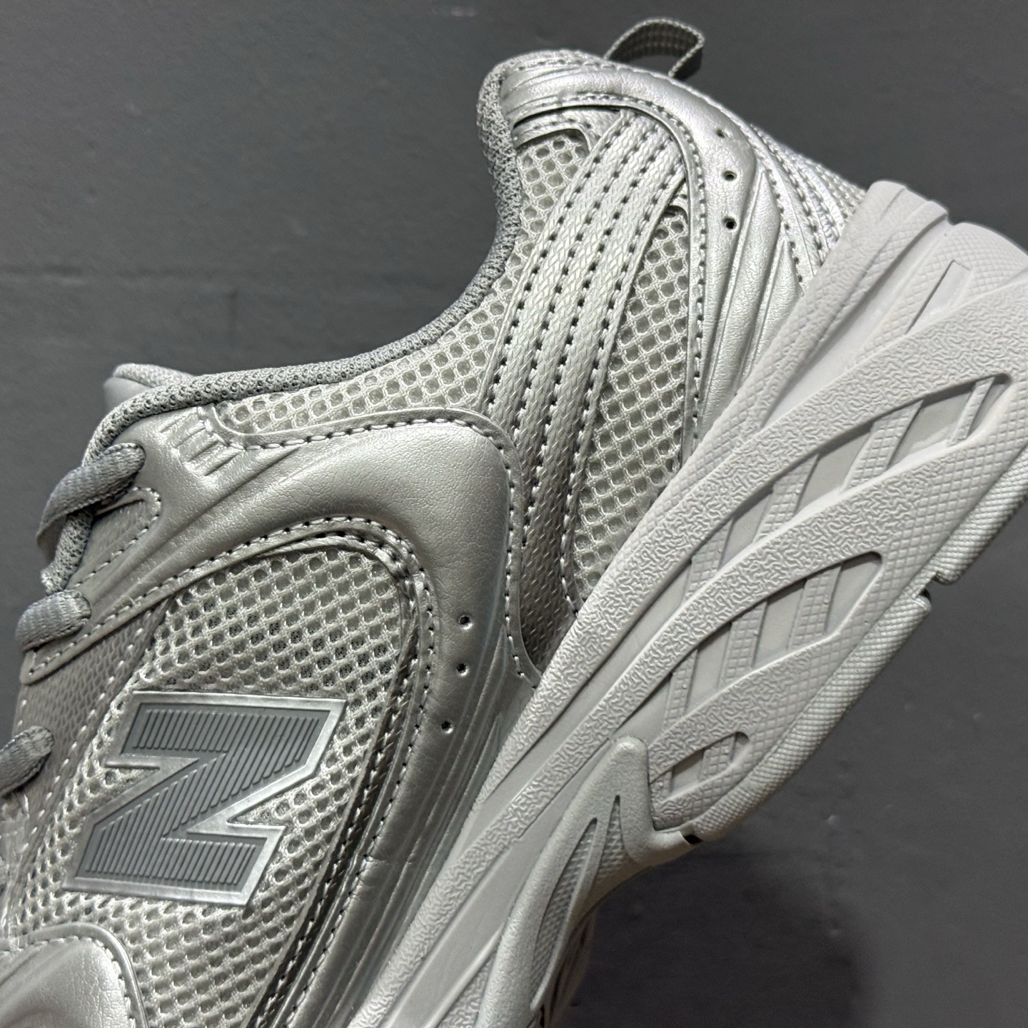 ￥180 New Balance NB530系列复古休闲慢跑鞋 MR530ZGS