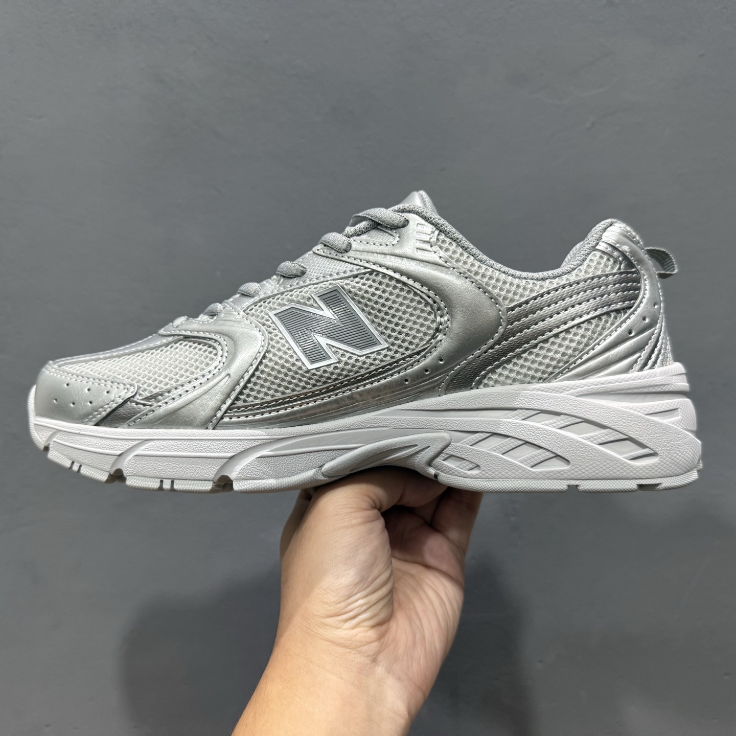 ￥180 New Balance NB530系列复古休闲慢跑鞋 MR530ZGS