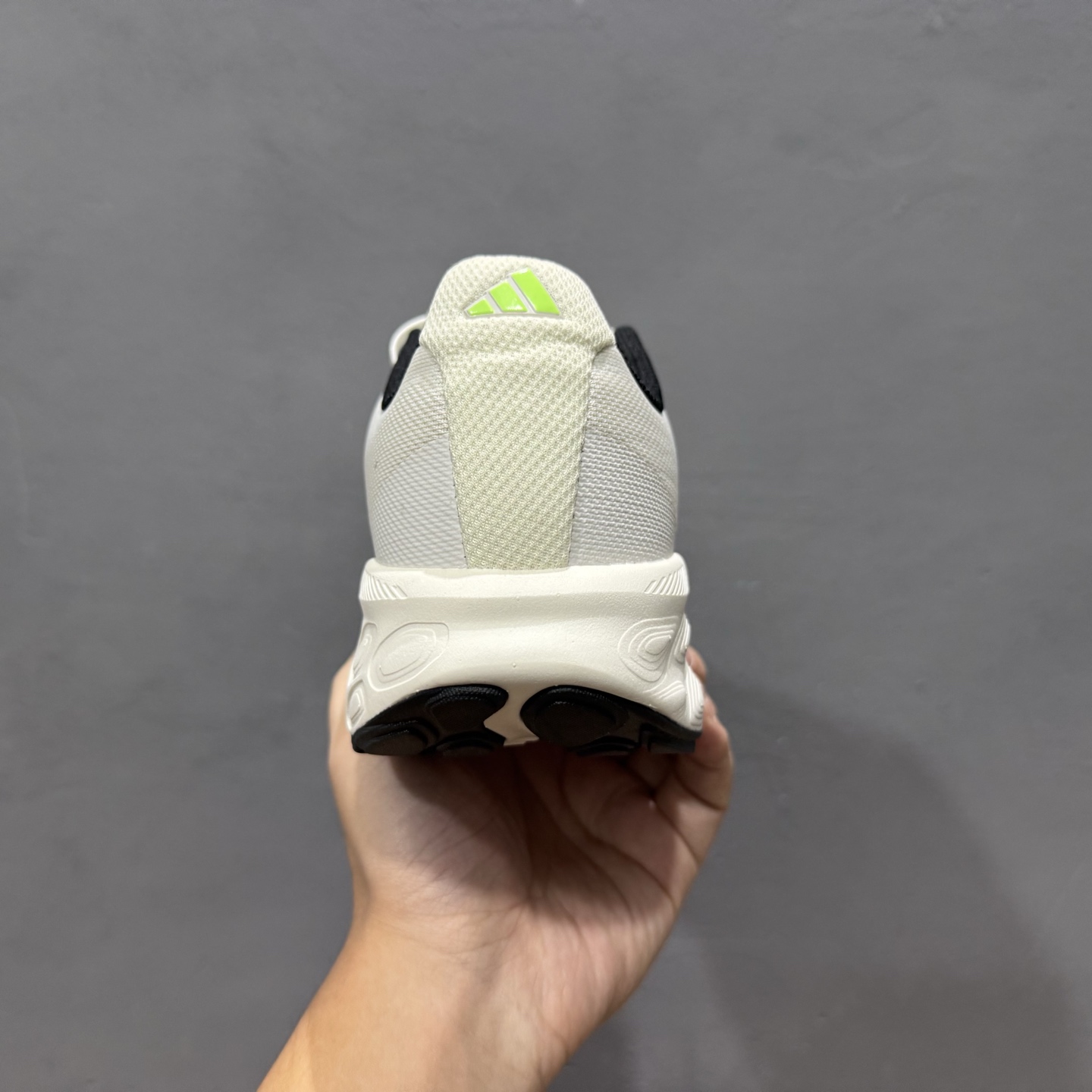 180 Adidas Fresh Foam 阿迪达斯 舒适百搭 织物耐磨轻便 低帮跑步鞋 B25213