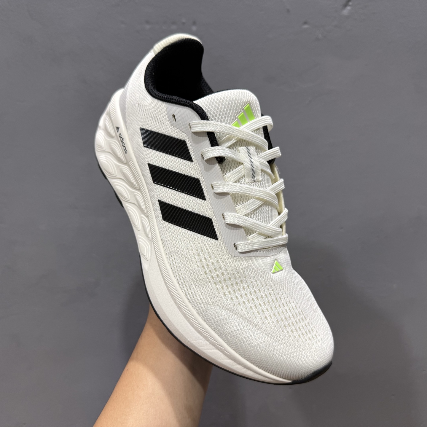 180 Adidas Fresh Foam 阿迪达斯 舒适百搭 织物耐磨轻便 低帮跑步鞋 B25213