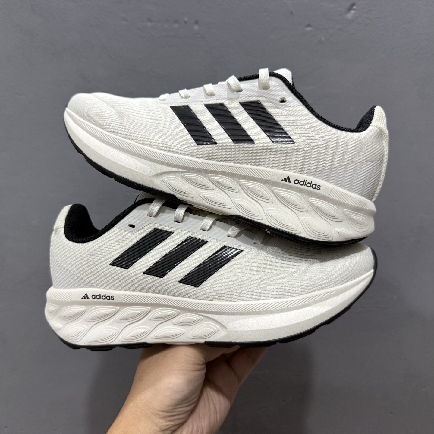 180 Adidas Fresh Foam 阿迪达斯 舒适百搭 织物耐磨轻便 低帮跑步鞋 B25213