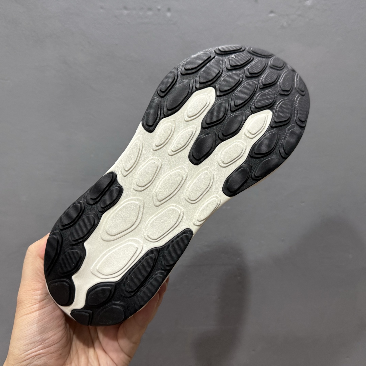 180 Adidas Fresh Foam 阿迪达斯 舒适百搭 织物耐磨轻便 低帮跑步鞋 B25213