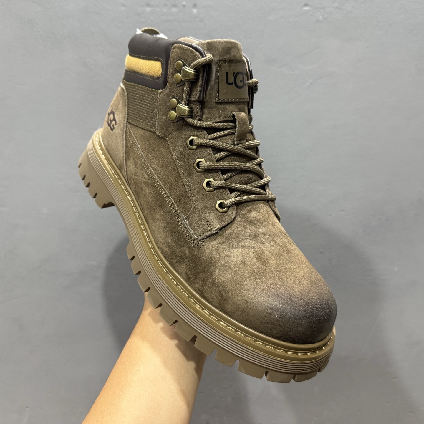 320 UGG Tasman Weather Hybrid 塔斯曼混合系列中帮轻量休闲马丁靴