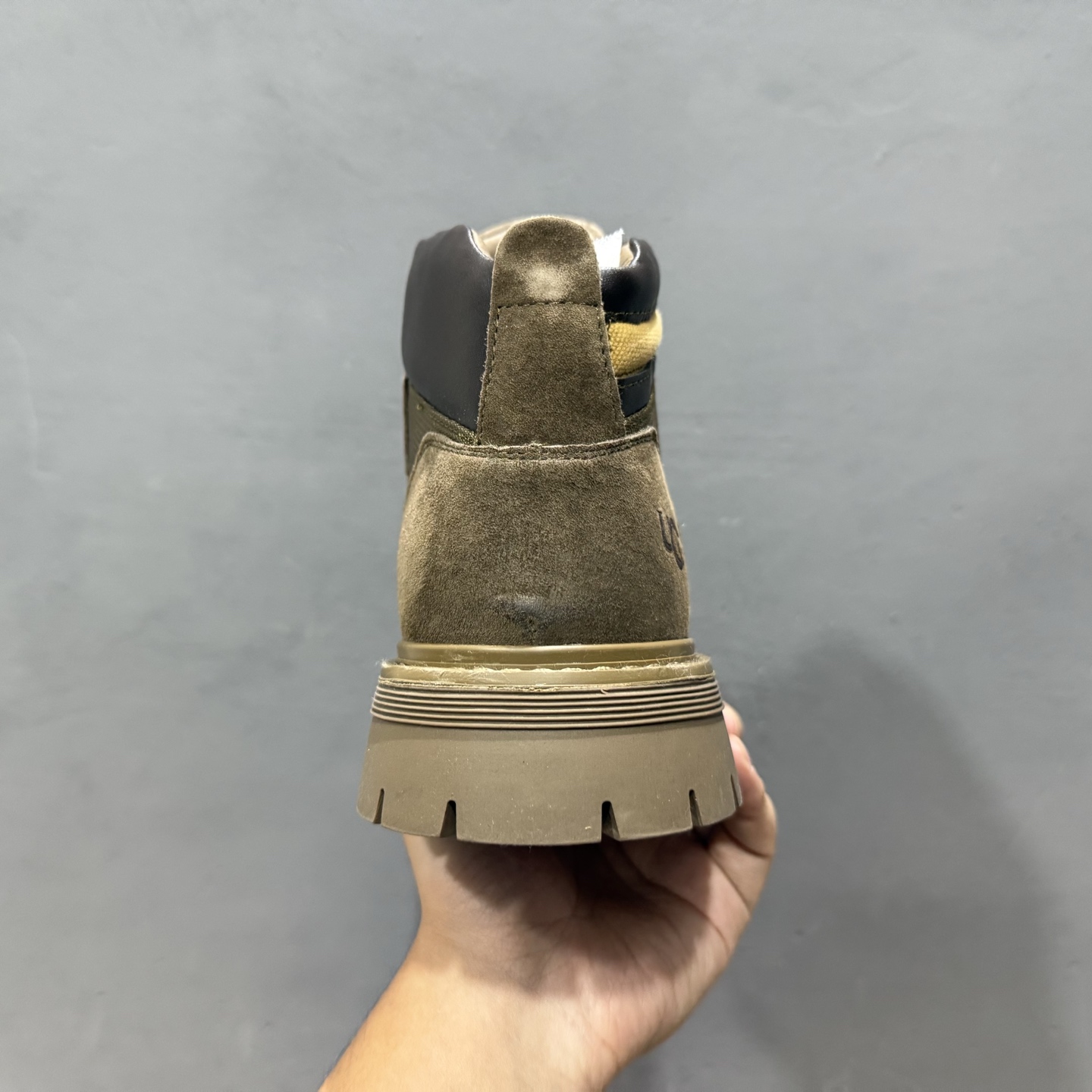 320 UGG Tasman Weather Hybrid 塔斯曼混合系列中帮轻量休闲马丁靴