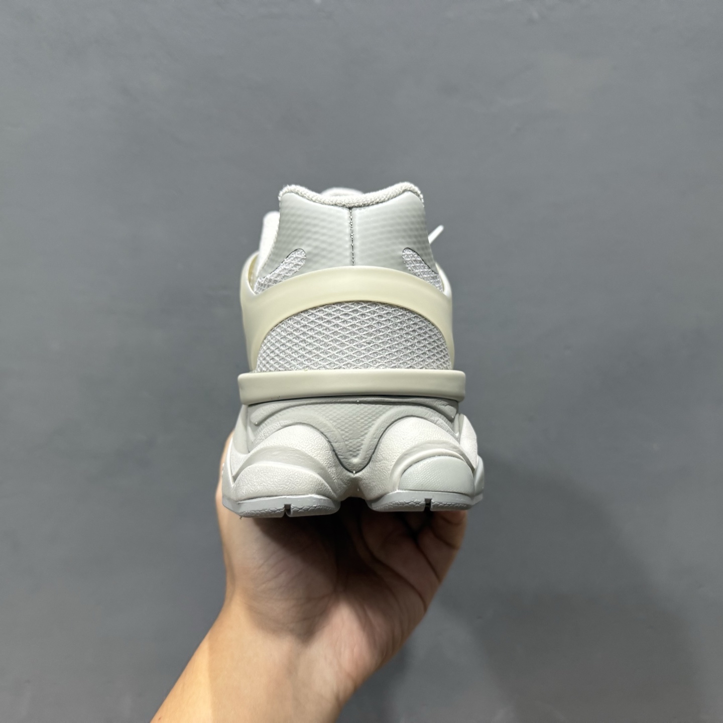 ￥240 纯原 New Balance NB9060 联名款 复古休闲运动慢跑鞋 U9060IAB