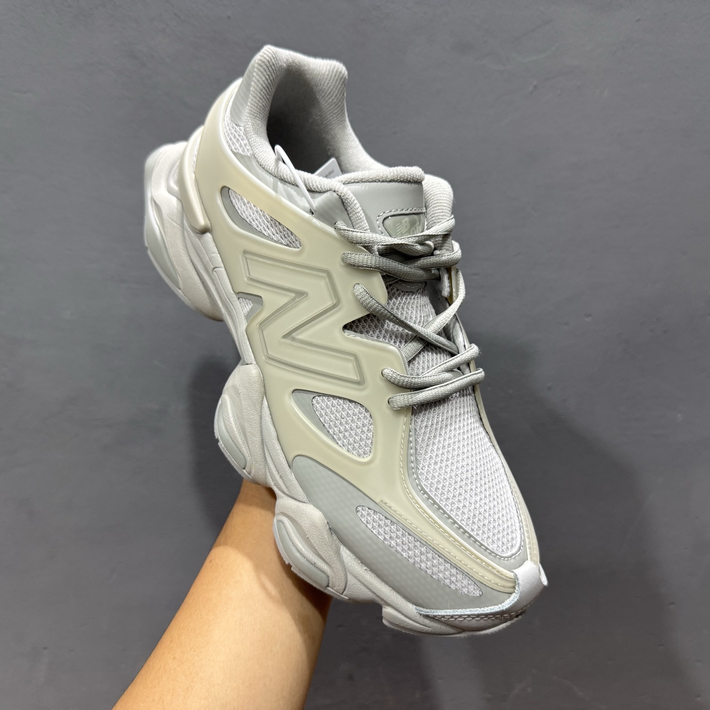 ￥240 纯原 New Balance NB9060 联名款 复古休闲运动慢跑鞋 U9060IAB